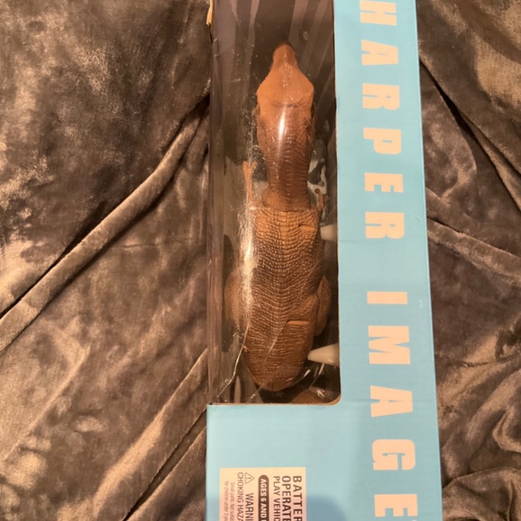 Dinosaur Animated T-Rex Sharper Image Remote Control - Picture 9 of 9